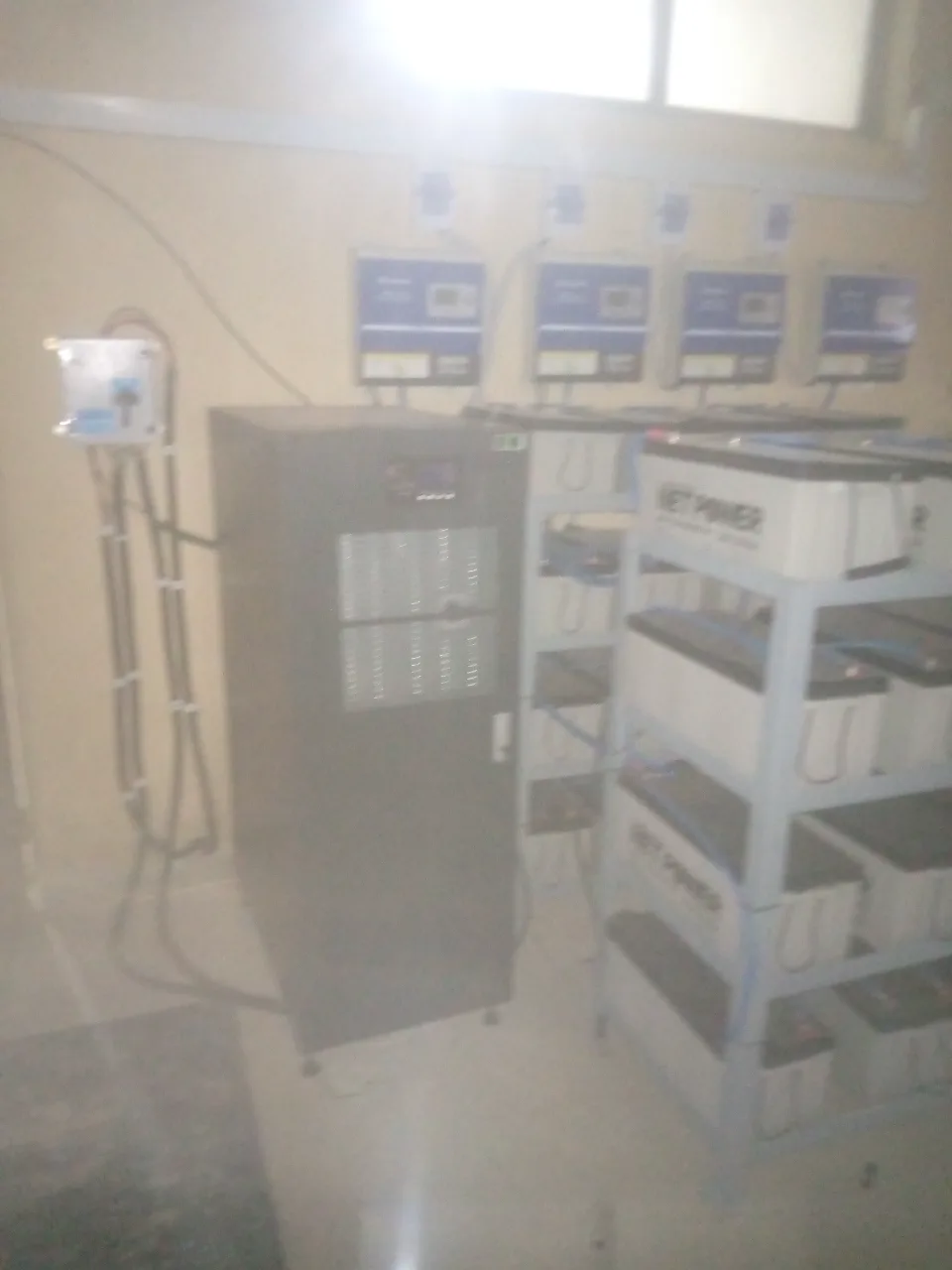Online UPS with battery